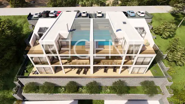 Trogir, Marina – stan 123 m², 2 spavaće sobe, bazen, 150 m od mora
