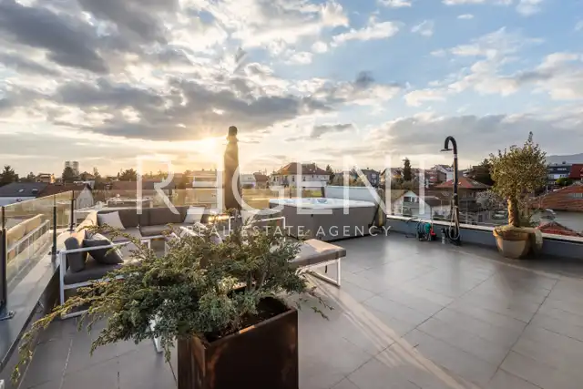 Zagreb, Lower Town - Luxury penthouse with panoramic roof terrace