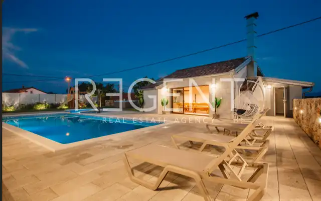Imotski, Proložac - Modern eingerichtete Villa 277 m2 auf einem Grundstück von 1360 m2 in ruhiger Umgebung