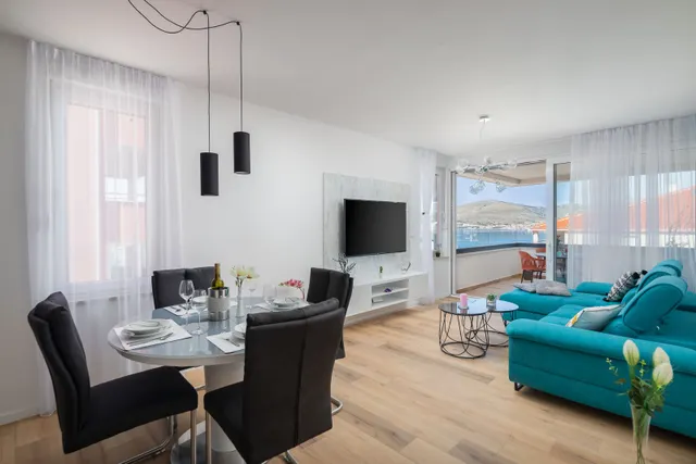 Trogir, Čiovo - Dvosoban stan za najam 75 m2