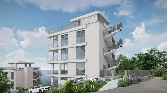 Trogir, Čiovo - Moderní novostavba v první řadě u moře