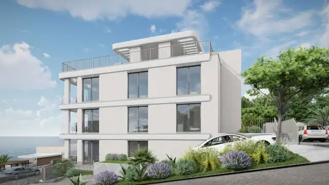 Trogir, Čiovo - Moderní novostavba v první řadě u moře