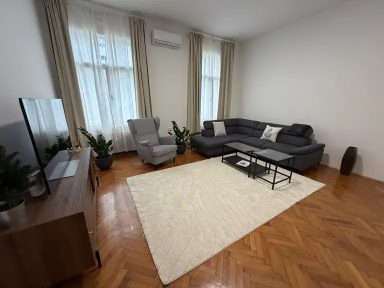 Zagreb, Center - Štirisobno stanovanje za najem