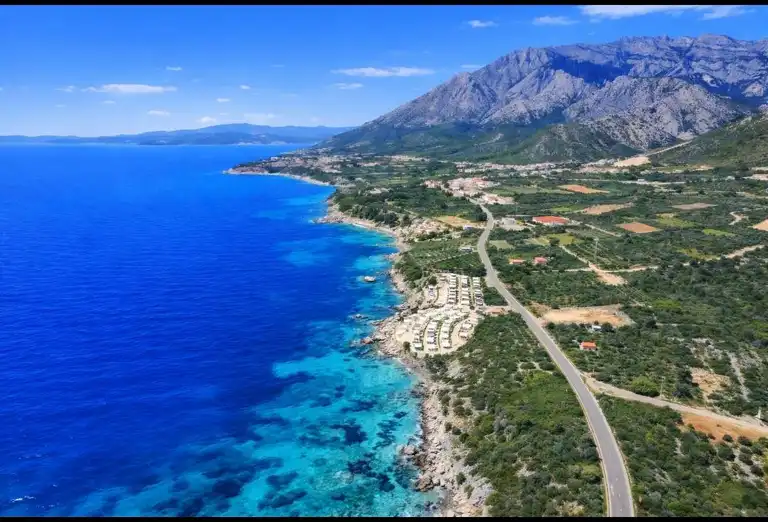 INVESTIČNÍ PŘÍLEŽITOST – ZEMĚDĚLSKÉ POZEMKY U MAGISTRÁLY