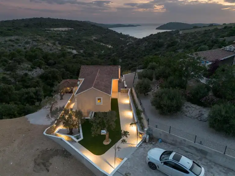 Rogoznica, Ražanj - authentische Villa mit Meerblick
