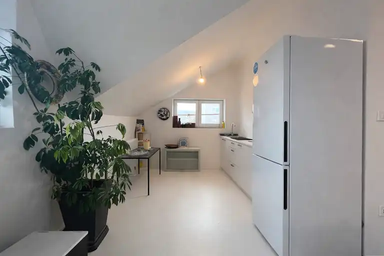 Zagreb, Malešnica - dvoetažan stan s parkirnim mjestom i vrtom