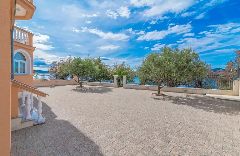 Zadar, Sukošan - Apartmánový dům v první řadě u moře