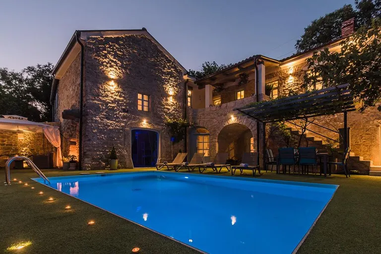 Crikvenica - Bajkovita kamena vila 200 m2