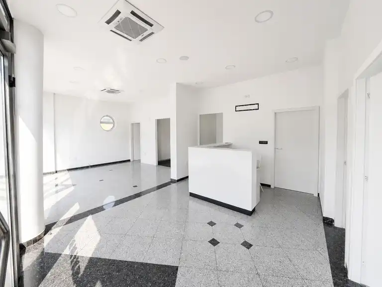 Zagreb, Malešnica – locale commerciale di 110 mq in affitto, 2 posti auto