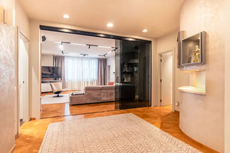 Záhřeb, Centrum - Luxusní čtyřpokojový byt v samém centru města