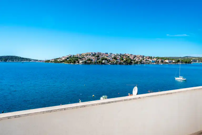 Šibenik, Rogoznica - Haus mit sechs Apartments
