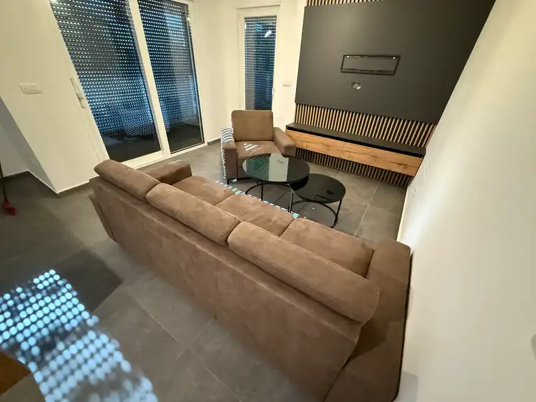 Trogir, Okrug Gornji - Two-bedroom apartment on the ground floor near the sea