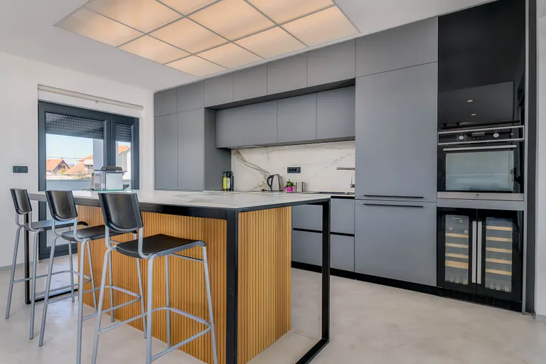 Zagrzeb, Remete: Luksusowy penthouse 105m2 do wynajęcia