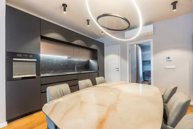 Zagreb, Maksimir – Luksuzno štirisobno stanovanje, prva najemnina