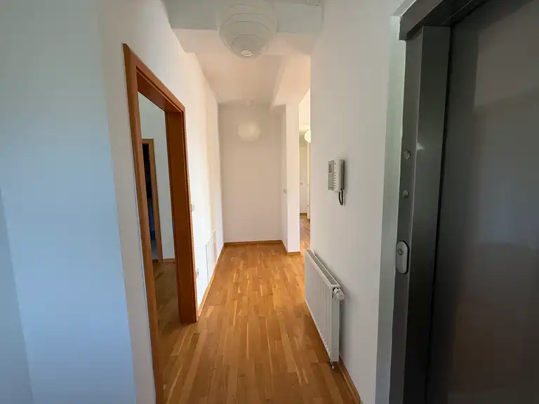 Zagreb, Gračani - četverosoban stan s terasom i vrtom