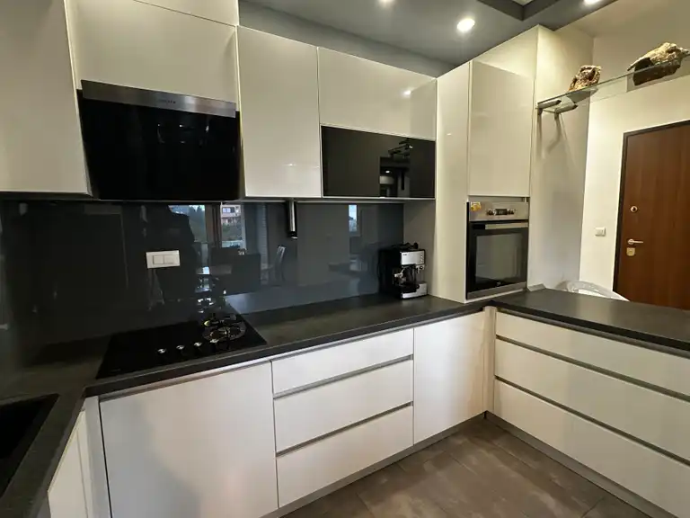 Split, Žnjan - Dvosoban stan 76 m2, prvi red do mora