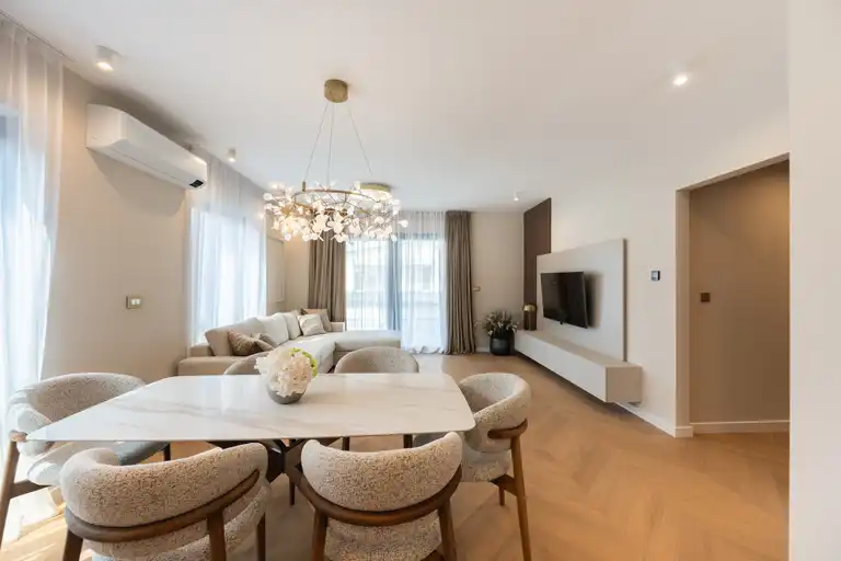 Šestine – ekskluzywne mieszkanie w willi miejskiej z prywatnym wejściem i garażem