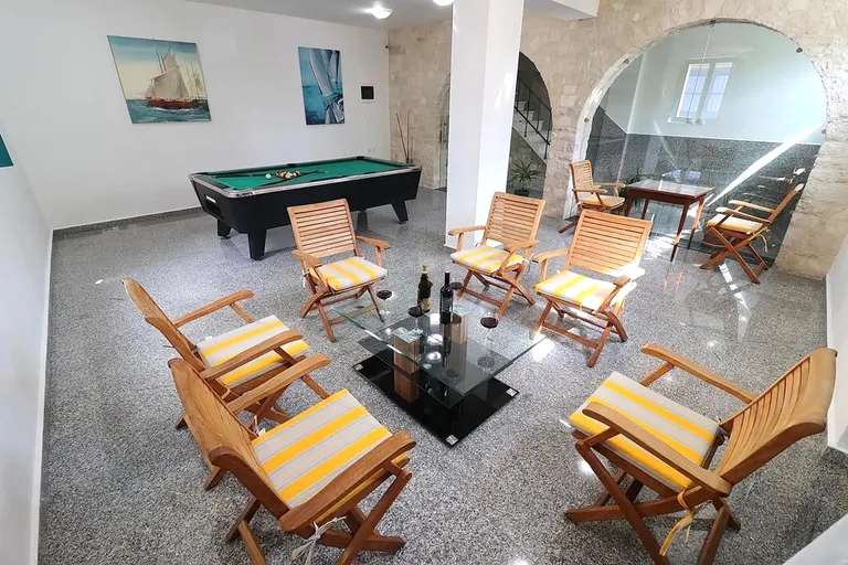 Ostrov Korčula, Vela Luka – Kamenný dům 252 m2