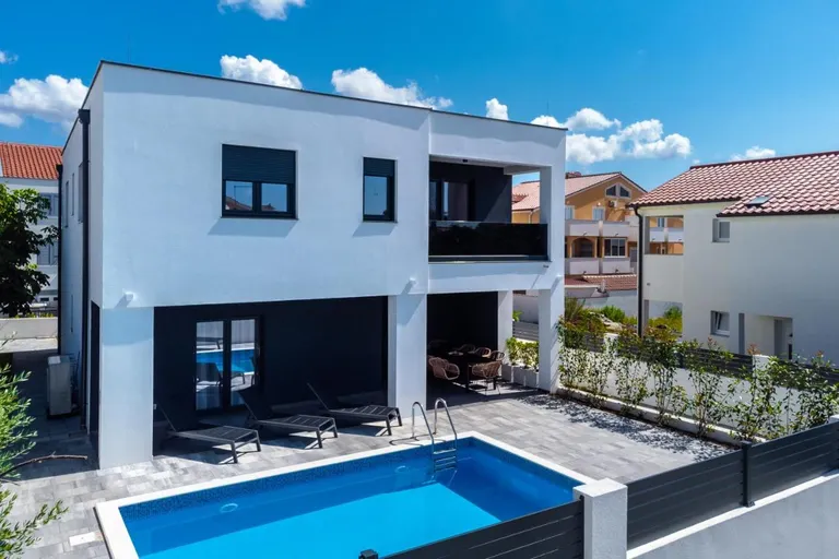 Zadar, Vrsi - Villa de luxe avec piscine, nouvelle construction