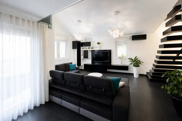 Trogir – Dvoetažni penthouse 234 m², pogled na more, garaža
