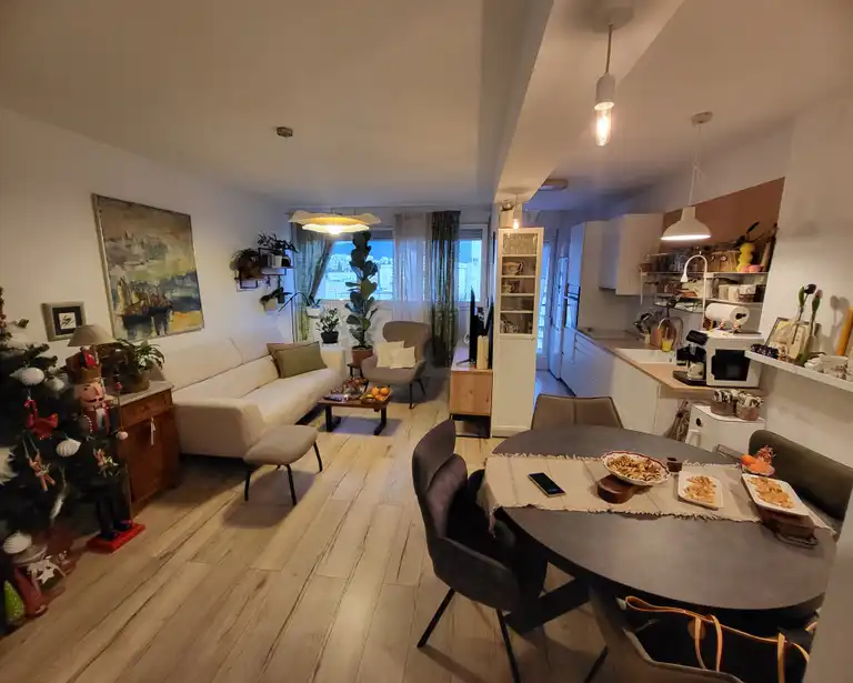 Split, Gripe - Dvosoban stan sa balkonom