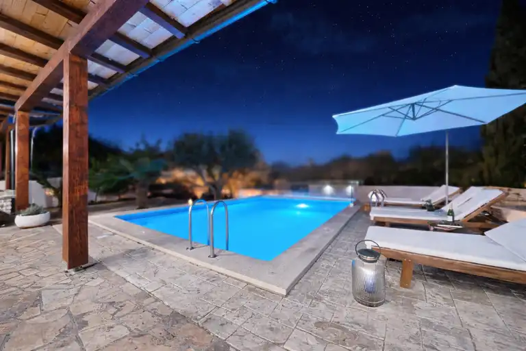 Rogoznica, Ražanj - Kamena villa s bazenom i pogledom na more