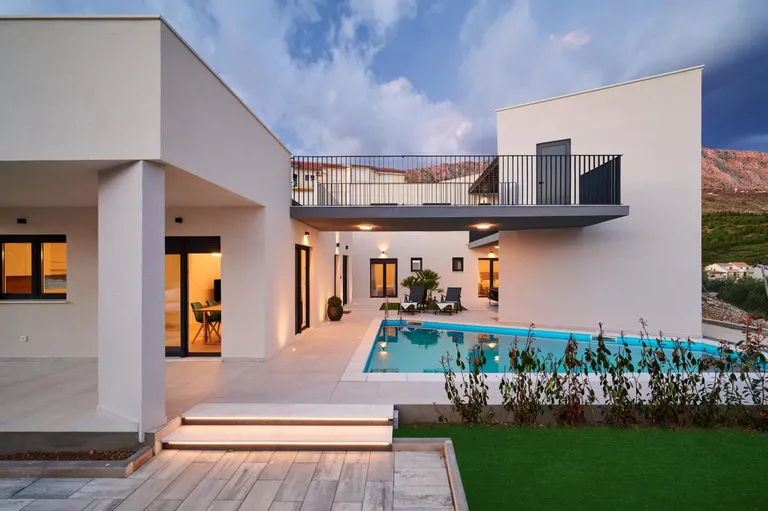 Split, Dugi Rat - Moderní vila s výhledem na moře
