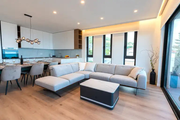 Opatija – Moderan trosoban stan s pogledom na more 128,52 m2
