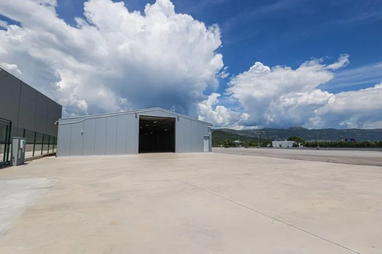 Trogir, Plano - obchodný priestor 500 m2