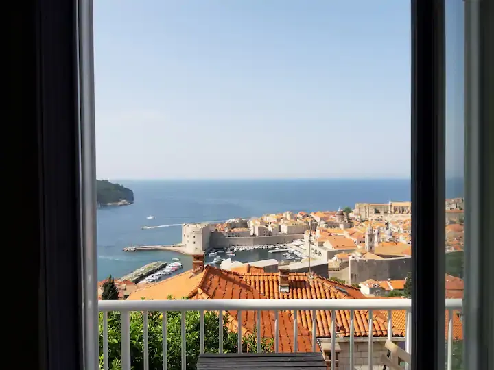 Dubrovnik, StariGrad – Atraktivna moderna vila s pogledom na grad