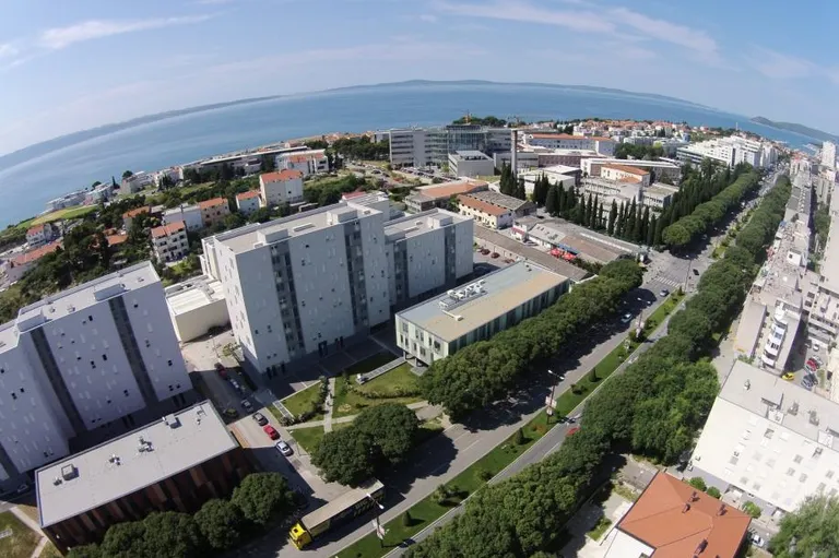 Split - Business space in a frequented location 64 m2 LONG-TERM RENT