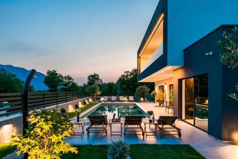 Makarska, Zagvozd - Luxury villa with pool 270 m2