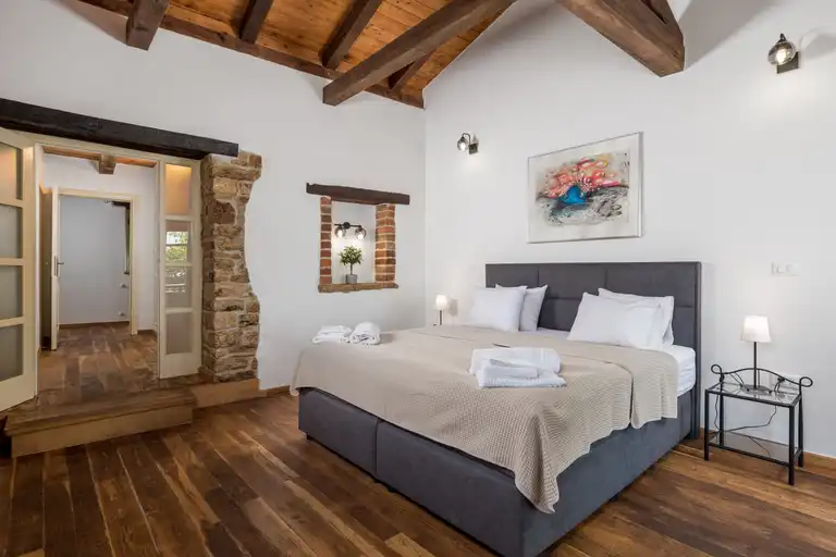 Istria, Višnjan - Krásny kamenný dom s bazénom