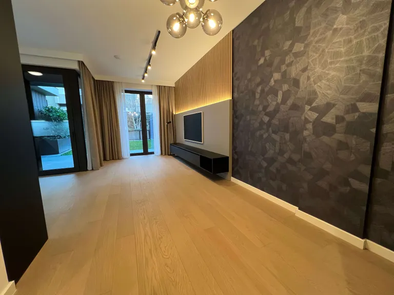 Záhřeb, Park Kneževa – Luxusní třípodlažní byt 157 m2 k pronájmu