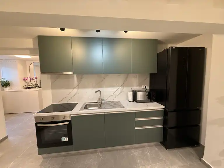 Zagreb, Borongaj - prostrani šesterosoban stan