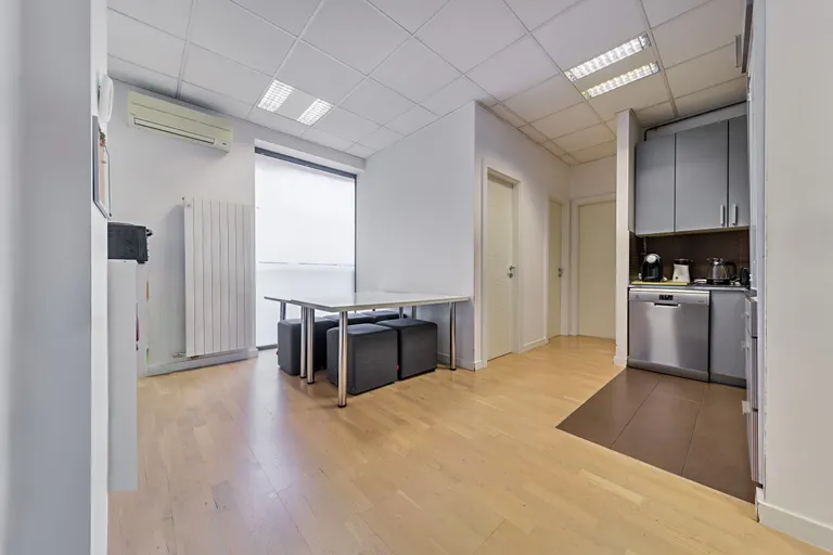 Záhřeb, Radnička - Komerční prostor ve třech podlažích 460 m2