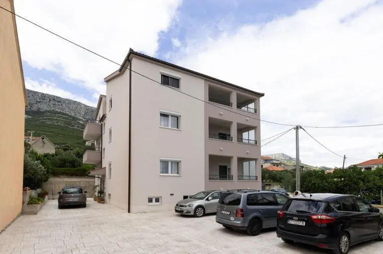 Trogir, Seget Donji - Drei-Zimmer-Wohnung mit Meerblick 113 m2