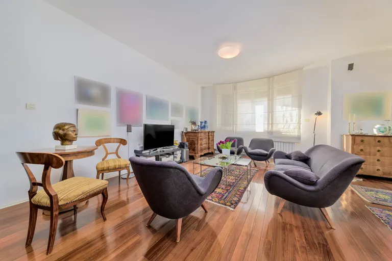 Zagreb, Centar – Elegantni četverosobni stan