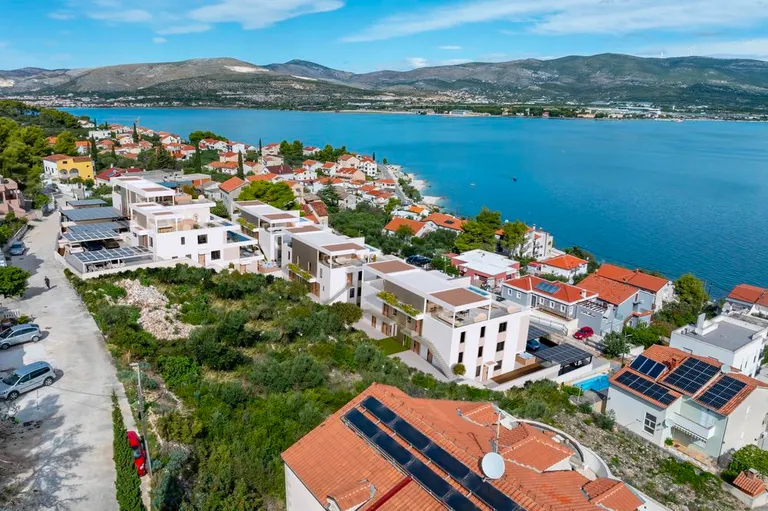 Trogir, Čiovo - Penthouse dans une résidence d'appartements de luxe près de la mer 190 m2