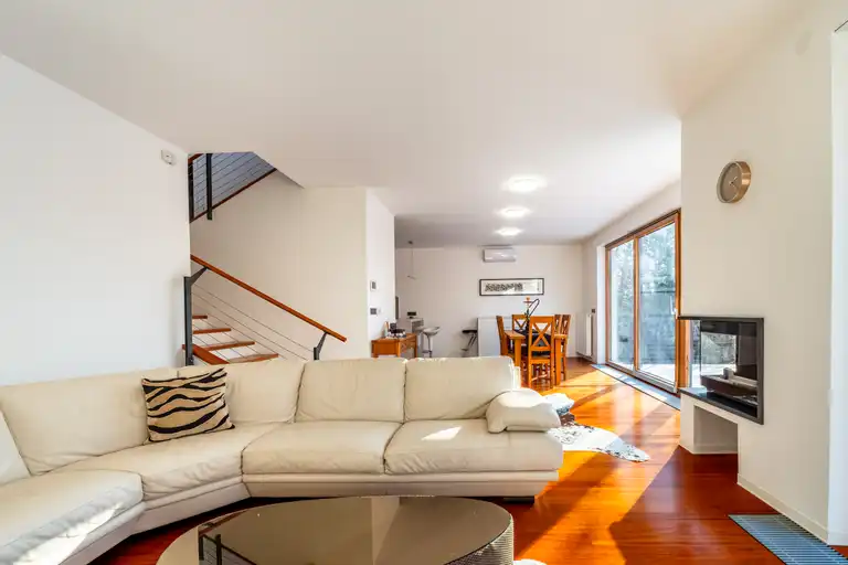 Zagreb, Remete - Atraktivan dvoetažni stan s pogledom na prirodu