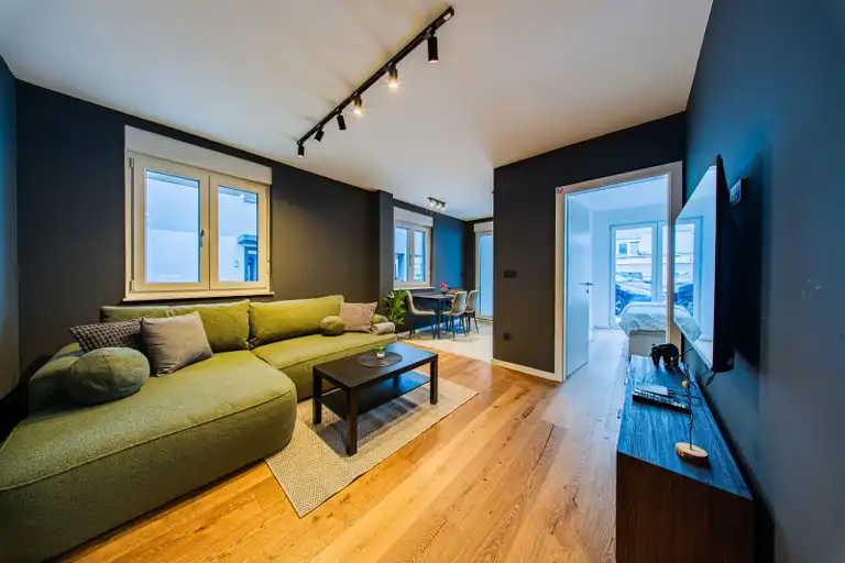 Stan 43 m² za najam, Trešnjevka — namješten, lođa, 2S