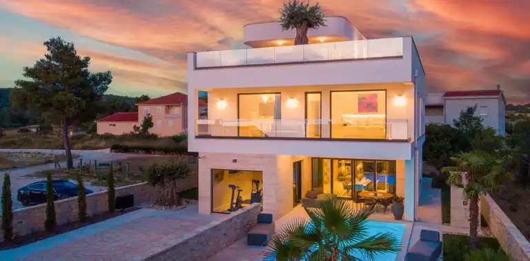 Zadar, Ljubač - Modern villa by the sea with wellness and a pool.