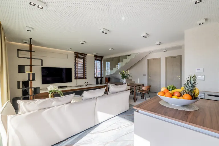 Split, Kaštel Lukšić - Luxusní Penthouse 110 m2 s terasou
