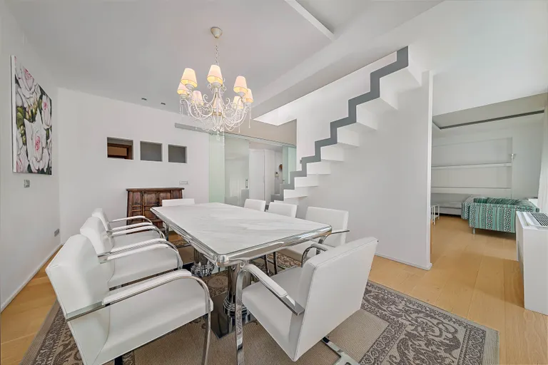 Záhřeb, Pantovčak - Luxusní dvoupodlažní penthouse 277 m2 k pronájmu