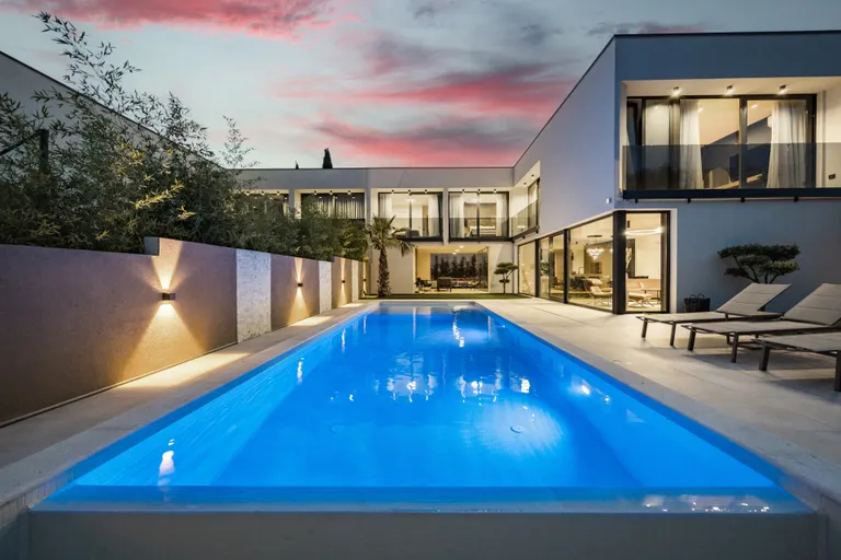 Istrie, Medulin - Nádherná moderní vila 220 m2