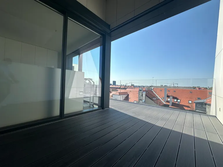Záhřeb, Centrum, Ban Centar - Exkluzivní penthouse s výhledem na katedrálu