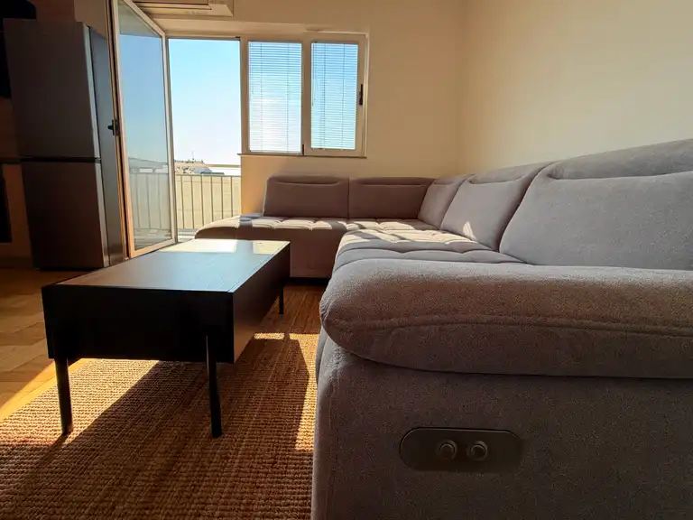 Zagreb, Trešnjevka - Appartement de trois pièces récemment rénové avec balcon