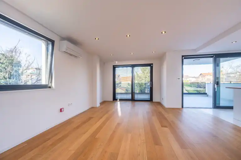 Загреб, Сребрняк – роскошная четырехкомнатная квартира