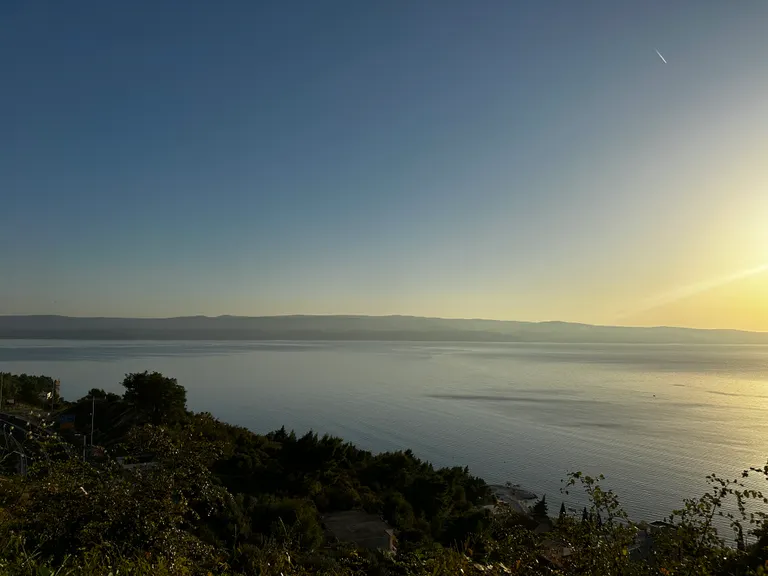 Omiš - Stavební pozemek s projektem luxusní vily s bazénem 664 m2