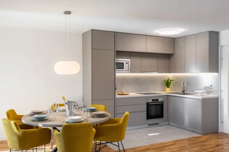 Split, Podstrana - Nowoczesny, przestronny apartament z ogrodem, Długoterminowo